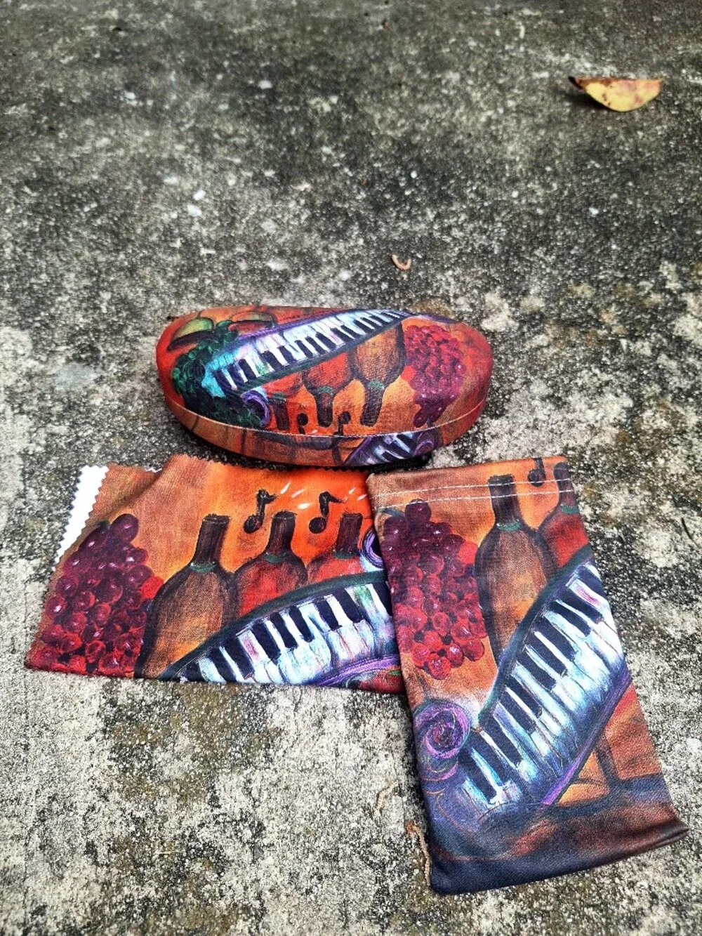 BKB Passionate Brush Sunglass Hard Shell Case Set Piano Theme Vintage